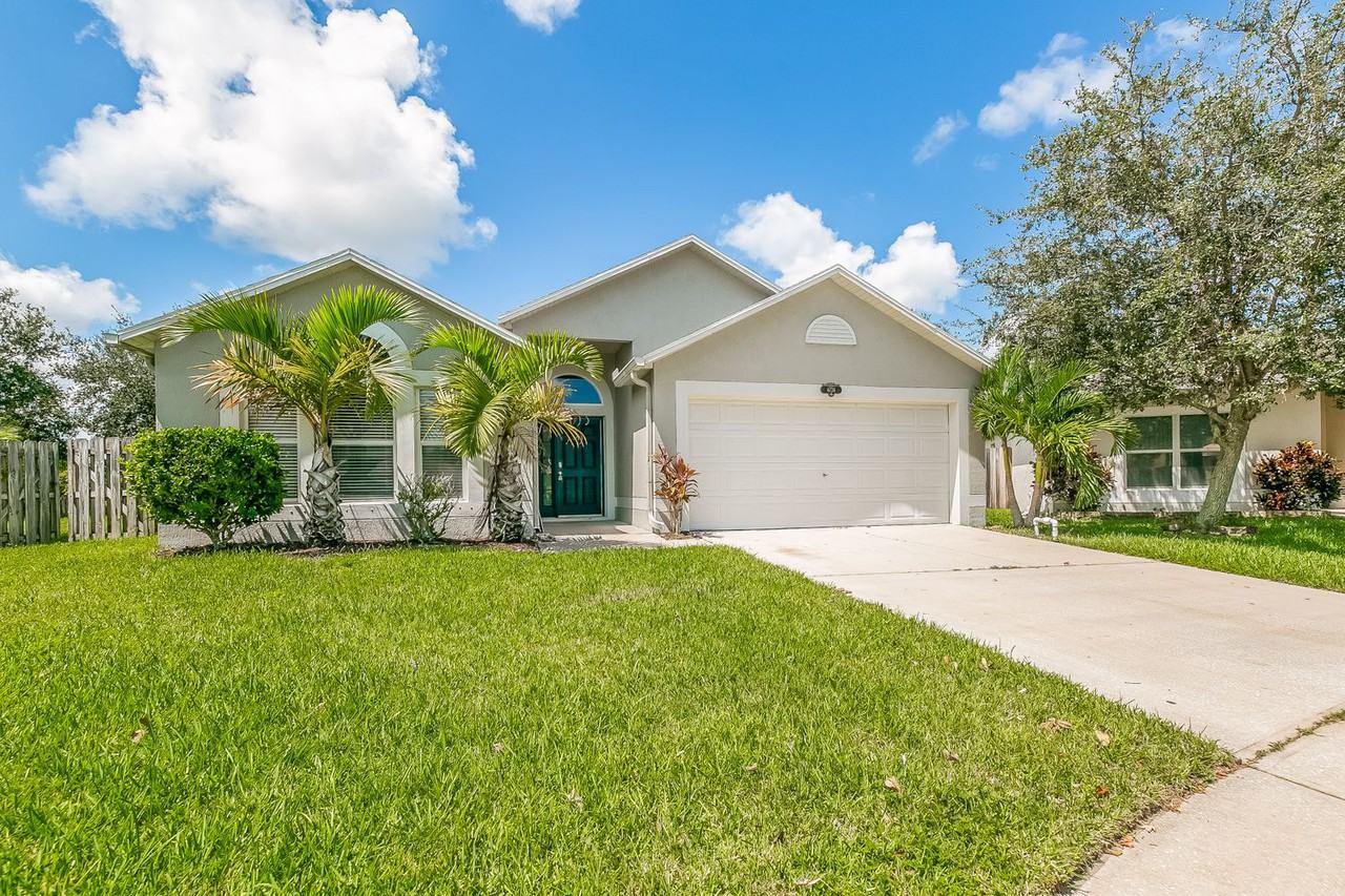 4736 Four Lakes Dr - Photo 2 of 21