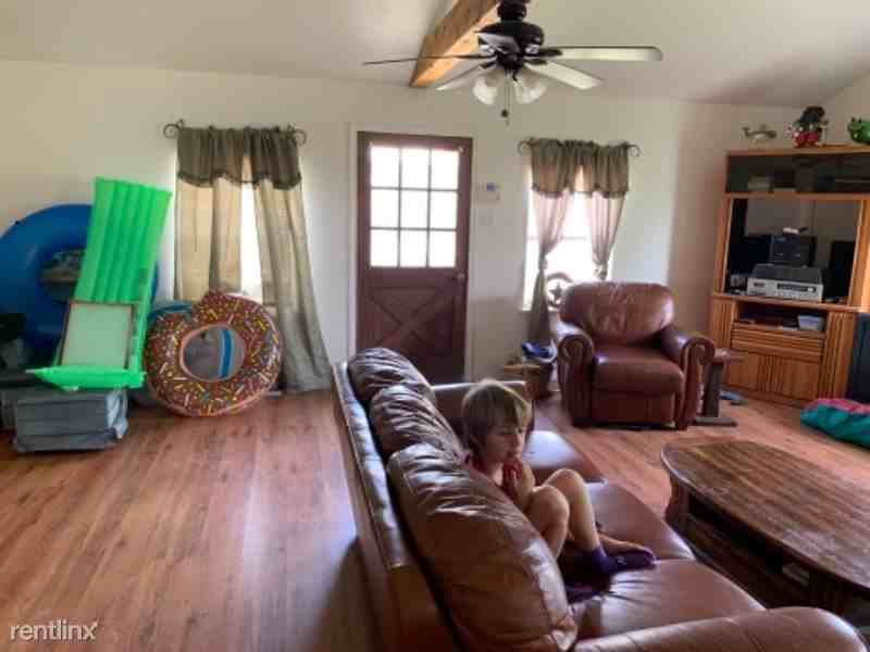 100 South Vista - Photo 3 of 9