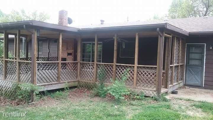 1009 Cimarron Dr - Photo 2 of 9