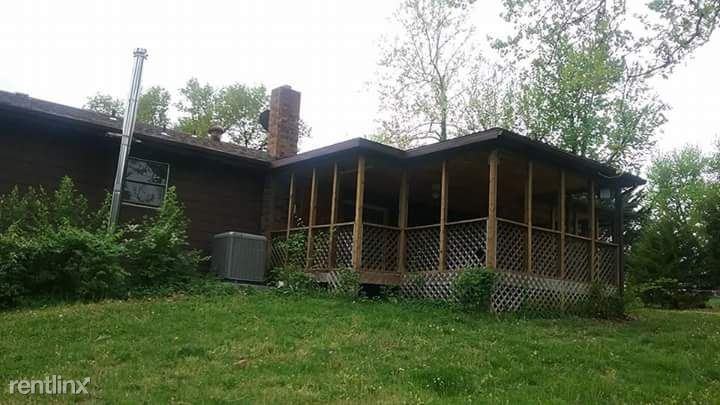 1009 Cimarron Dr - Photo 3 of 9