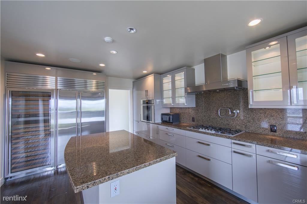 1289 Skyline Dr - Photo 3 of 10