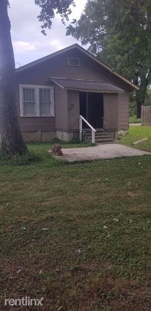 617 N Main St - Photo 2 of 5