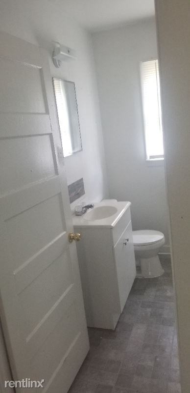 617 N Main St - Photo 3 of 5