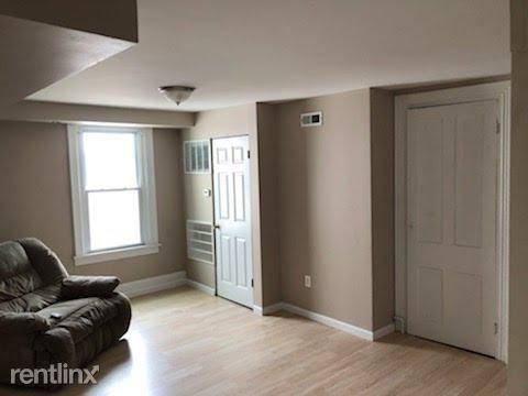 204 Meade St - Photo 3 of 14