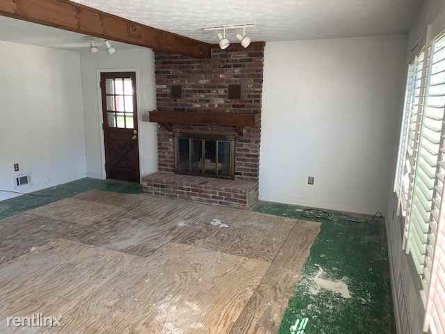 525 3rd Ave - Photo 2 of 11