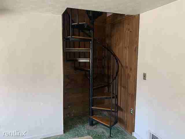 525 3rd Ave - Photo 3 of 11