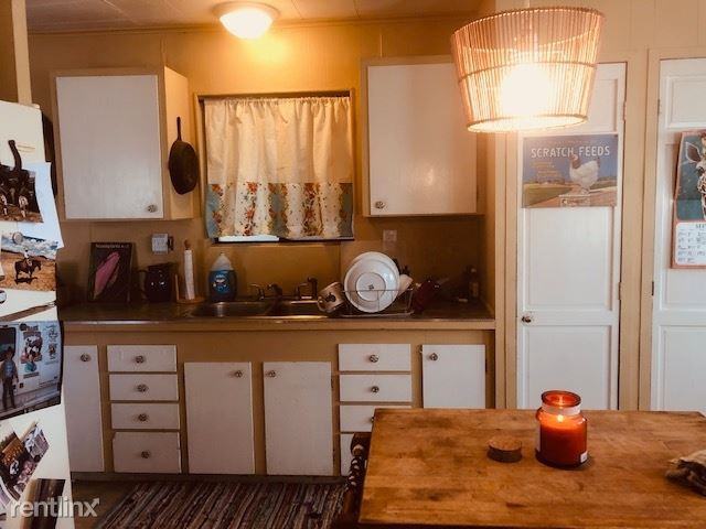 70 Taurus Rd - Photo 3 of 11