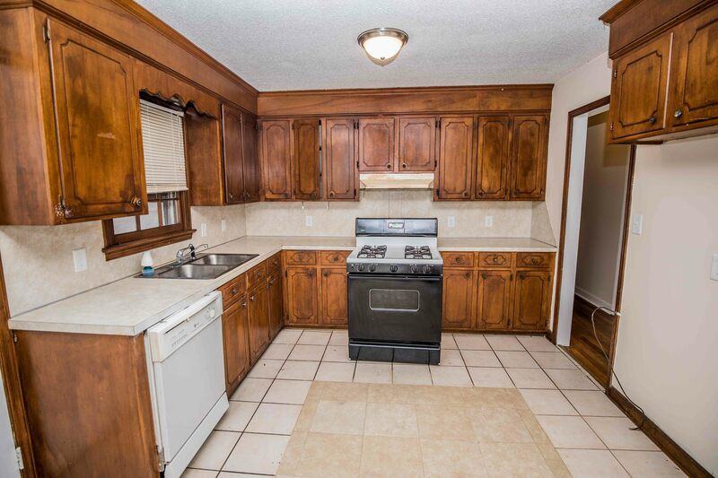 807 Washington St - Photo 3 of 8