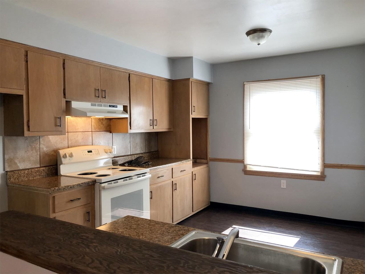 509-511 Treeside Drive - 509 - Photo 3 of 9