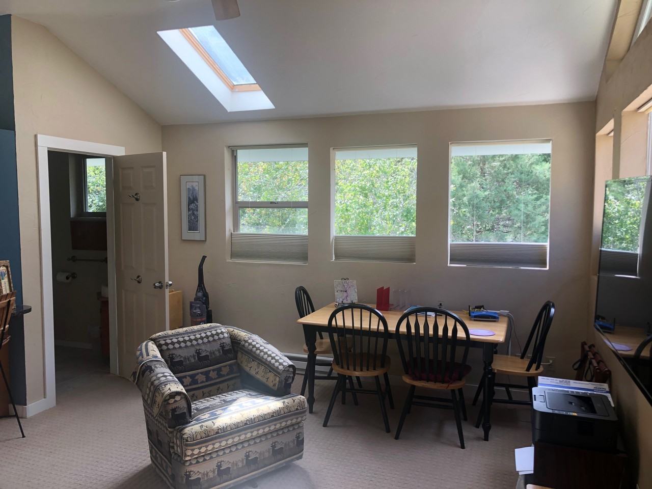 2047 Alliance Dr - Photo 2 of 7