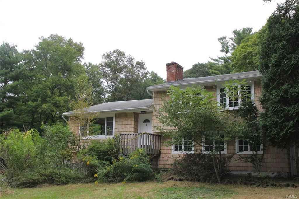 212 Old Albany Post Road - Photo 2 of 23