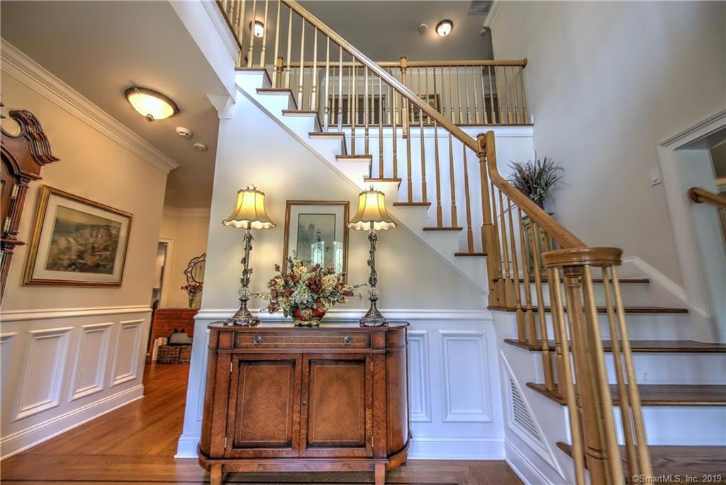 106 Vista View Drive - Photo 2 of 38