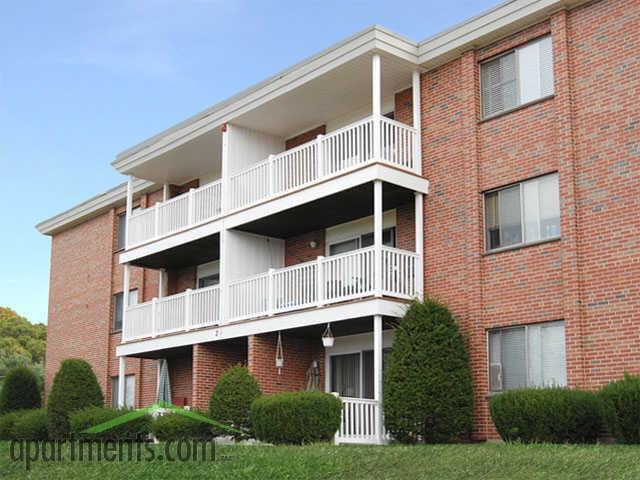 Kenmore Apartments - Photo 3 of 4