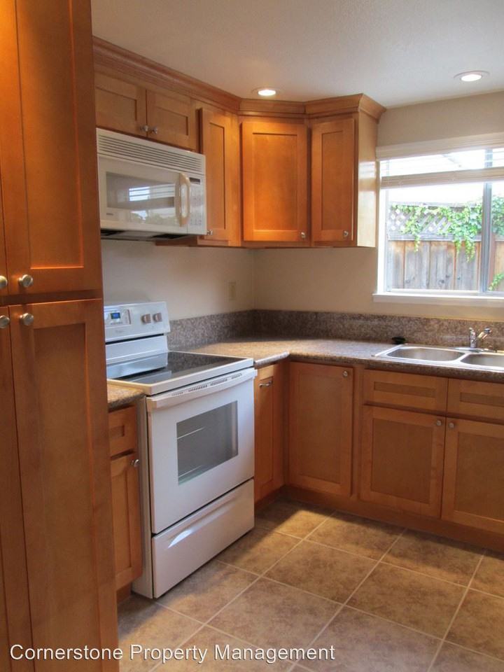 485 Carpentier Way - Photo 2 of 11