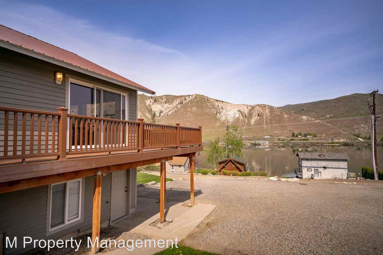 512 Riverview Dr - Photo 3 of 36