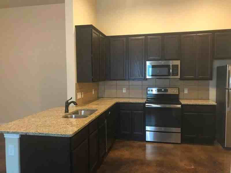 109 Samuel Dr - Photo 3 of 17