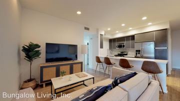 8633 North West Knoll Drive West Hollywood Ca 90069 Room