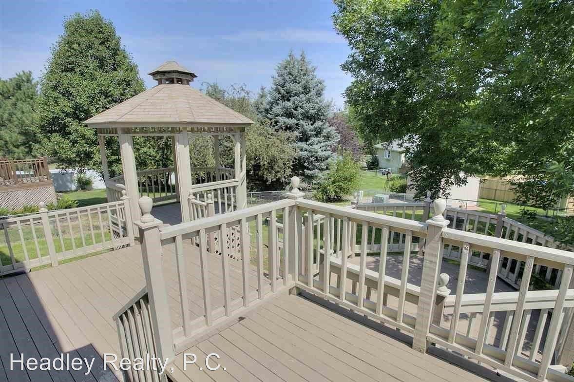 7045 Heartwood Rd - Photo 2 of 8