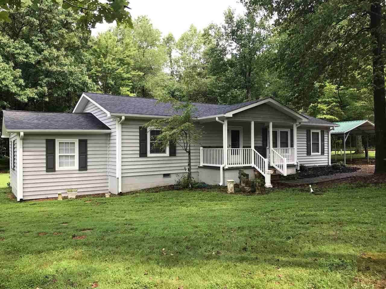 905 Providence Rd - Photo 2 of 17