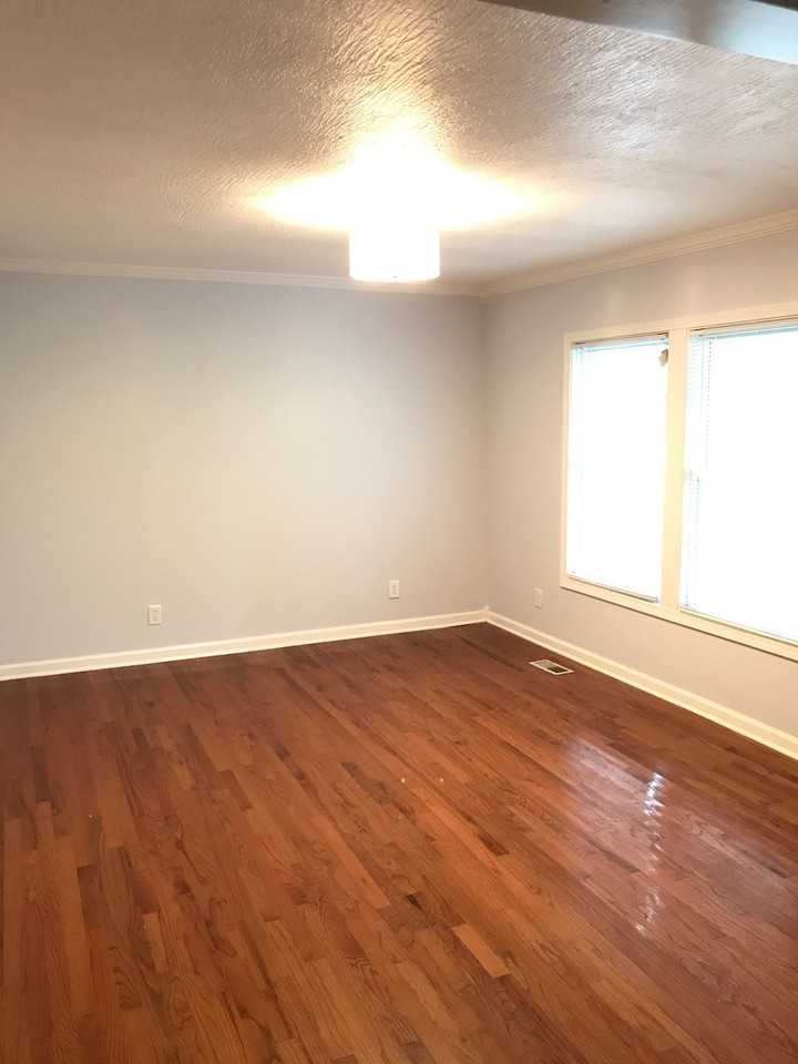 905 Providence Rd - Photo 3 of 17