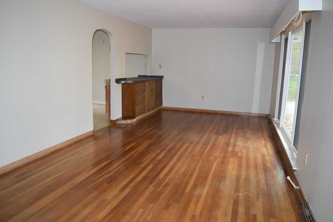 3855 Wallings Rd - Photo 3 of 17