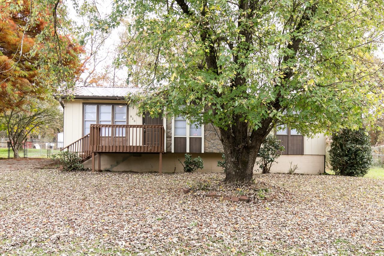 823 Bahia Ln - Photo 2 of 27