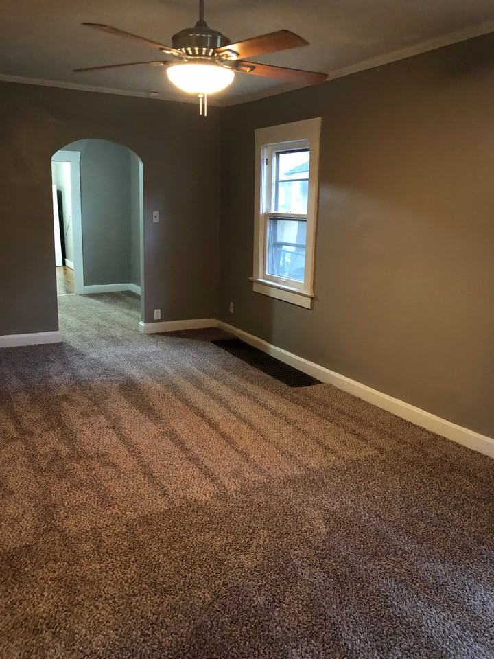 7539 Jefferson St - Photo 3 of 13