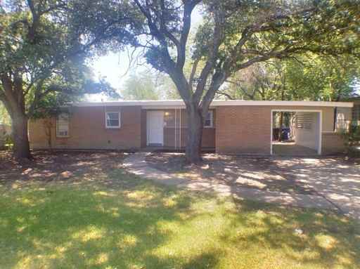 226 Sprucewood Ln - Photo 2 of 10