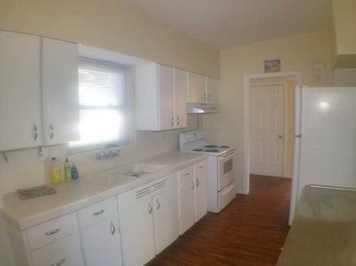 226 Sprucewood Ln - Photo 3 of 10