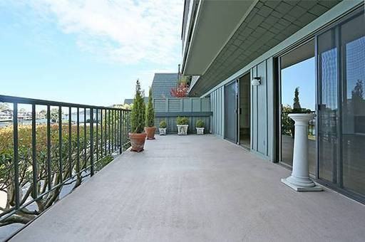 21 Greenwood Bay Dr - Photo 3 of 14