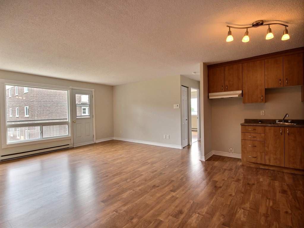 Pearson - Photo 3 of 8