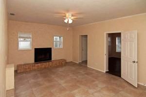 1101 46th St N - Photo 3 of 24