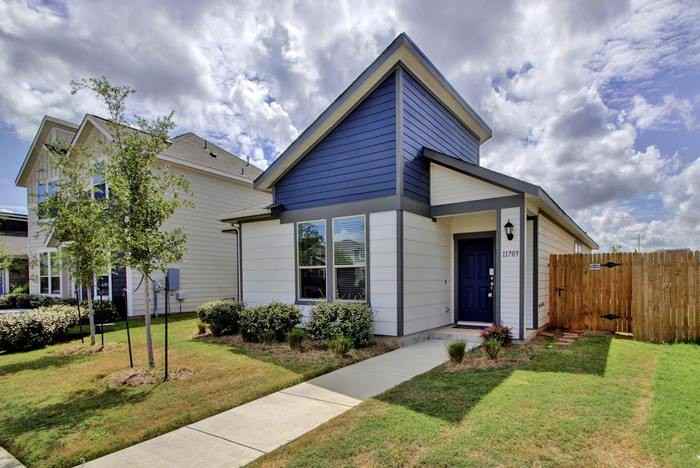 11709 Prado Ranch Boulevard - Photo 3 of 23