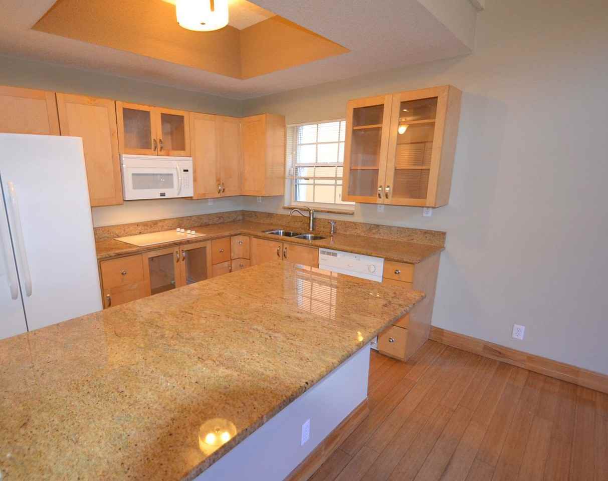 10767 S Saratoga Dr - Photo 3 of 16