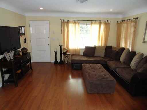 221 80th Ave N - Photo 2 of 7