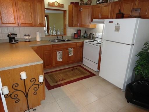 221 80th Ave N - Photo 3 of 7