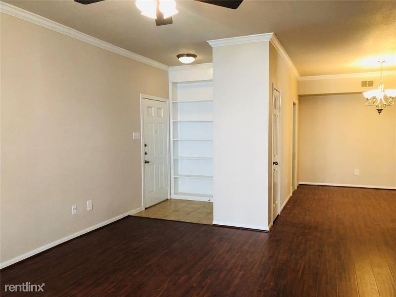 2255 Braeswood Park Dr 109 - Photo 2 of 13