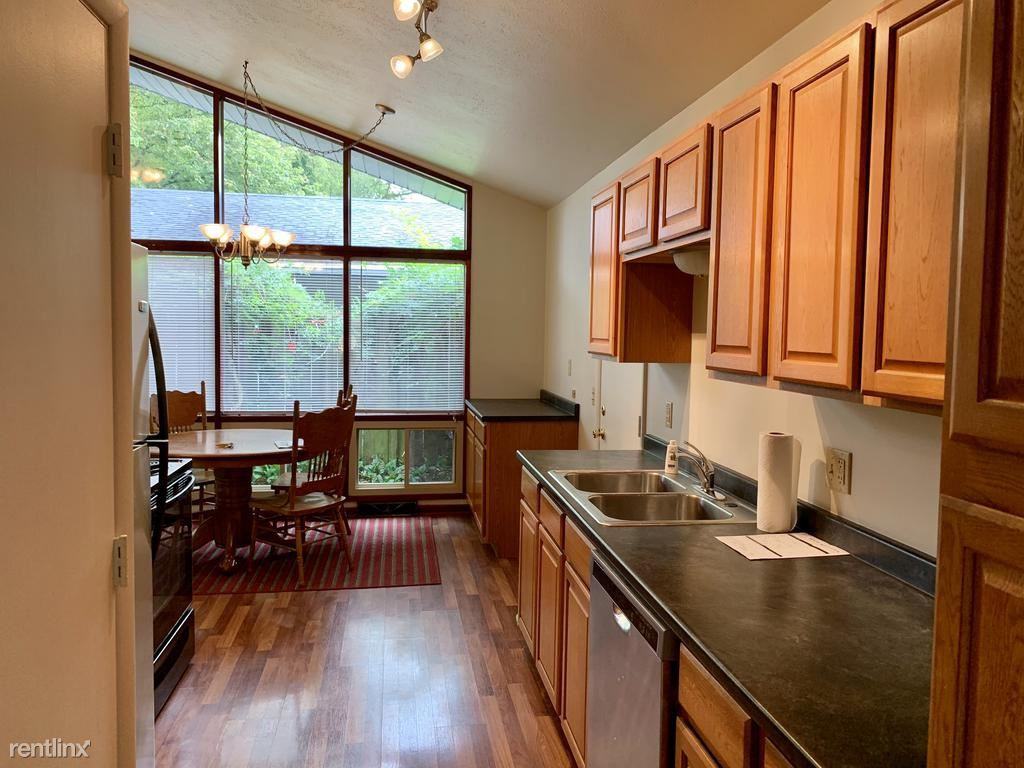 556 Abbyshire Dr - Photo 2 of 21