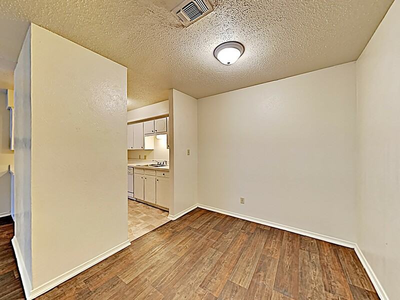 5004 Inverness Ave - Photo 3 of 13