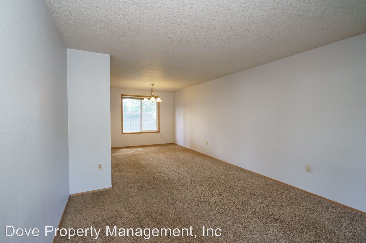 15411 Ne 41st Street - Photo 3 of 21