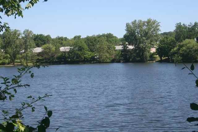 Crestwood Lake Apartments - Photo 2 of 9