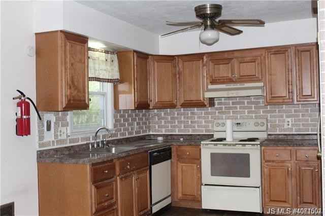 404 4th St - Photo 3 of 14