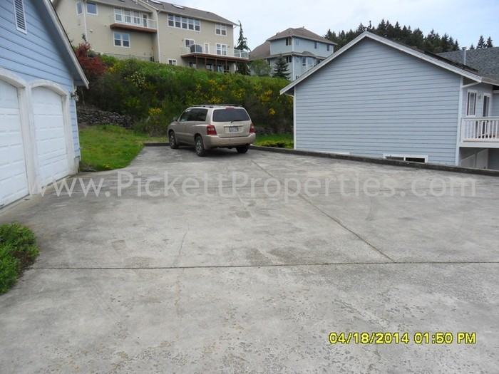 6157 Oceanside Place Northeast - Photo 3 of 22