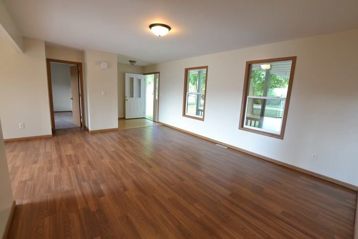 281 North Roberts Drive - Photo 3 of 10