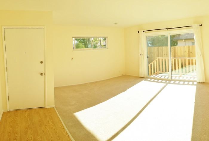 955 Fifteenth Avenue - Photo 3 of 8