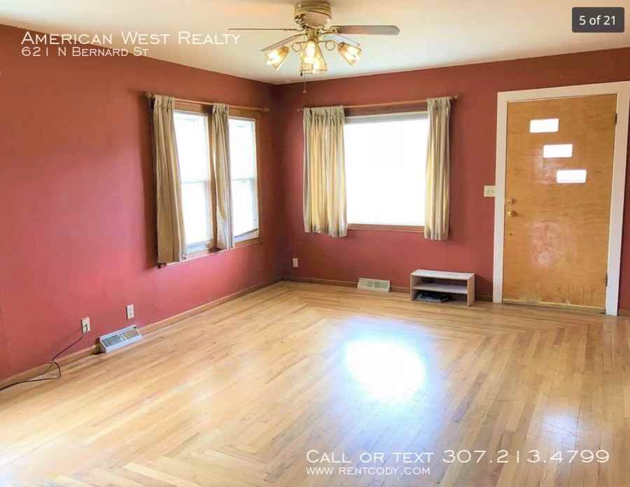 621 N Bernard St - Photo 3 of 12