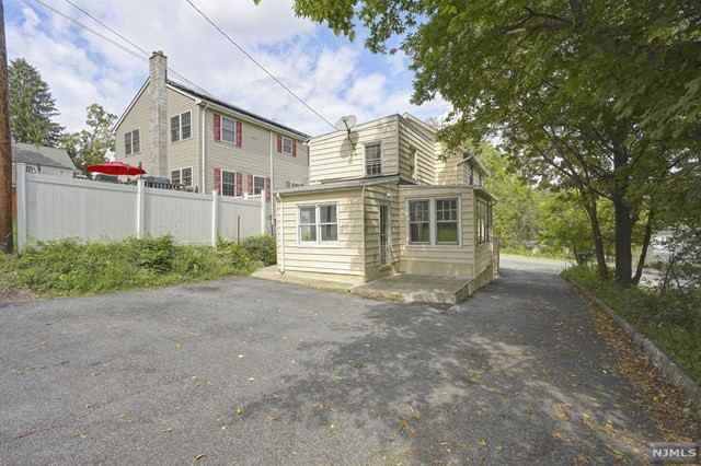 74-A Trinity Street Front House - Photo 3 of 13