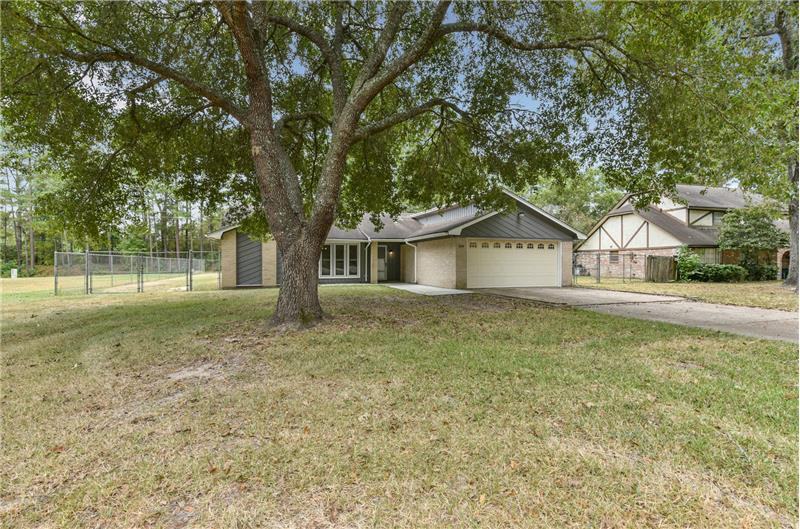 2210 Centurian Circle - Photo 2 of 38