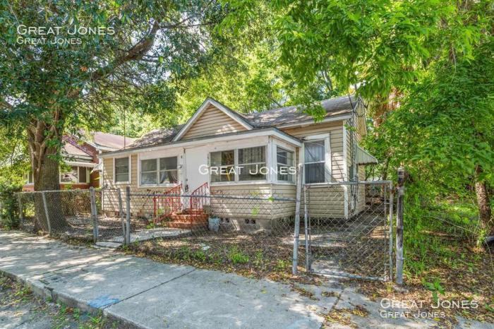 1517 Logan St - Photo 3 of 21