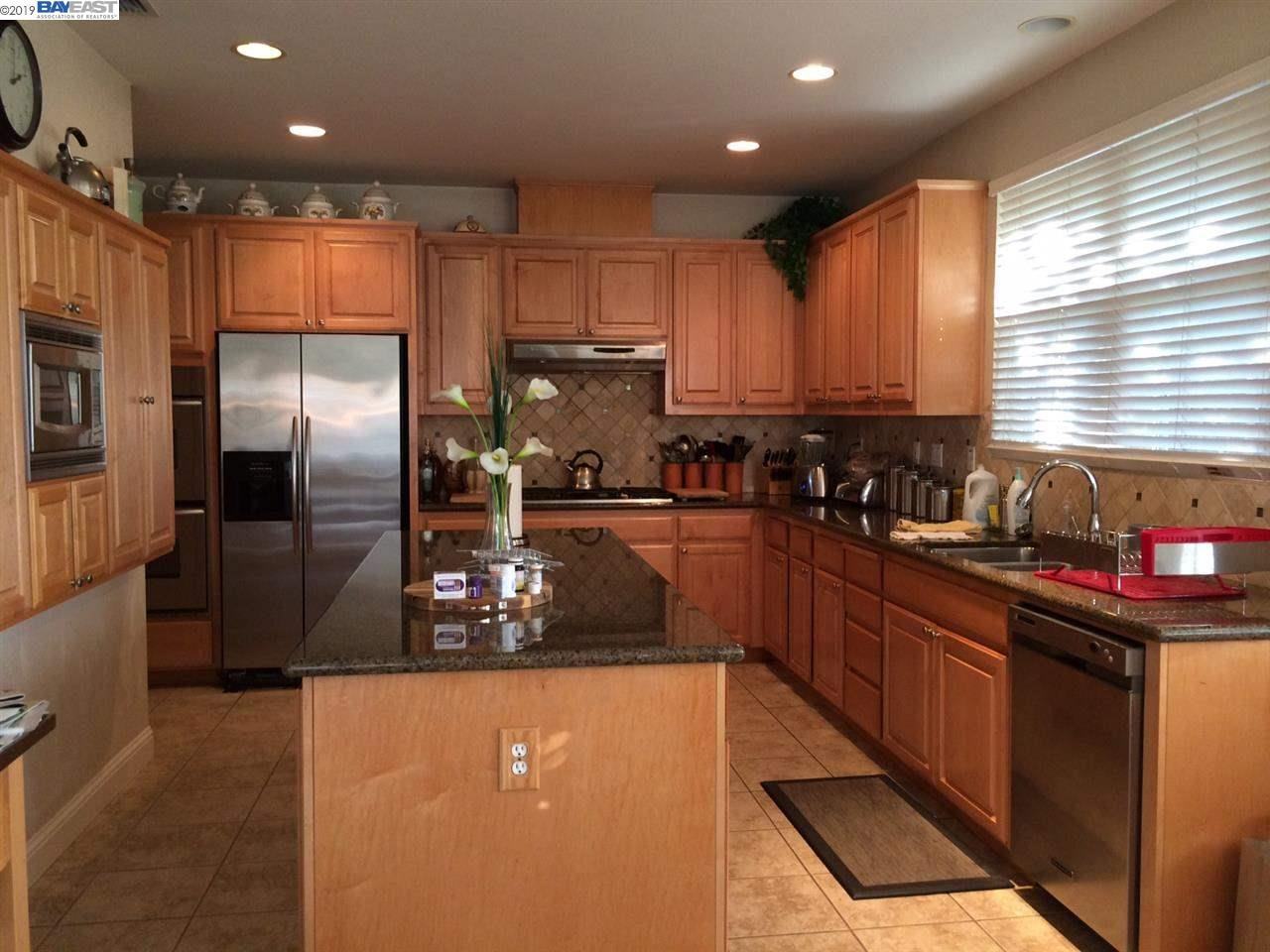 135 Cara Ct - Photo 2 of 8